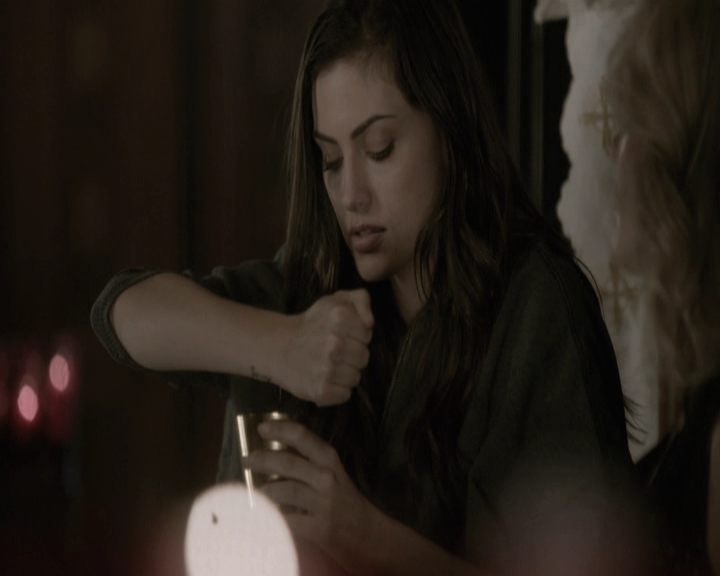 VampireDiariesWorld-dot-nl_TheOriginals-S3GagReel0068.jpg