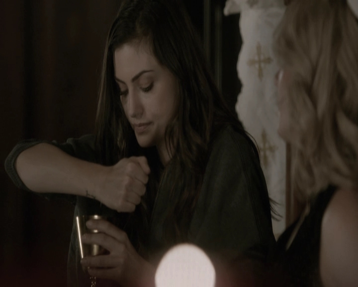 VampireDiariesWorld-dot-nl_TheOriginals-S3GagReel0072.jpg