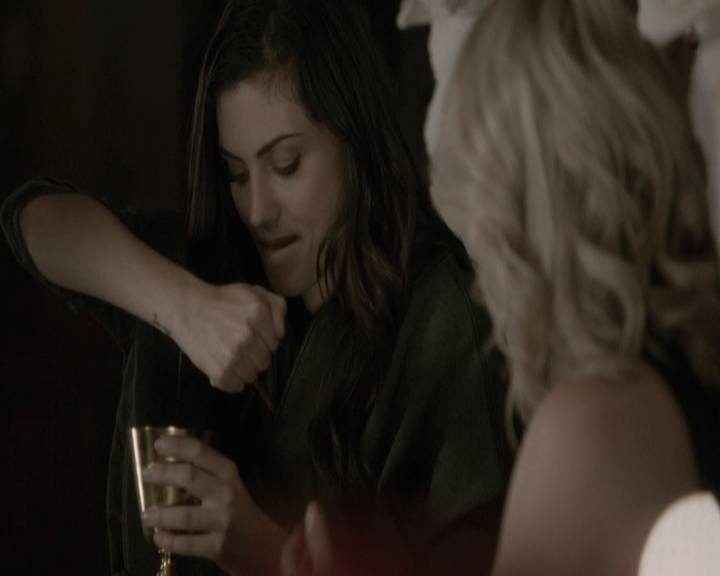 VampireDiariesWorld-dot-nl_TheOriginals-S3GagReel0073.jpg