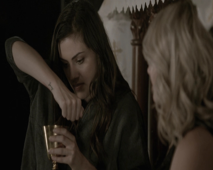 VampireDiariesWorld-dot-nl_TheOriginals-S3GagReel0079.jpg