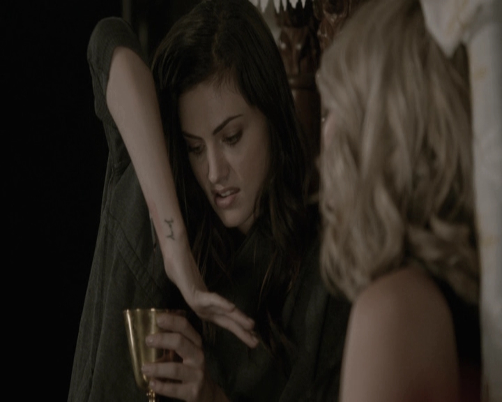 VampireDiariesWorld-dot-nl_TheOriginals-S3GagReel0080.jpg