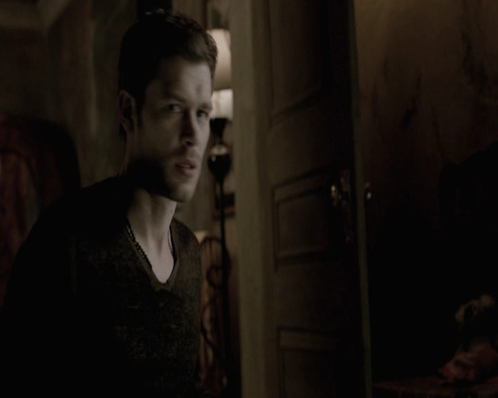 VampireDiariesWorld-dot-nl_TheOriginals-S3GagReel0085.jpg