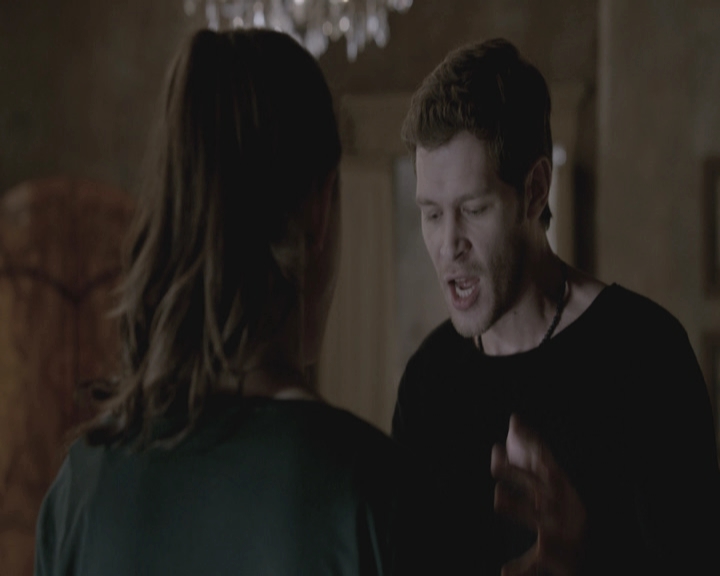 VampireDiariesWorld-dot-nl_TheOriginals-S3GagReel0132.jpg