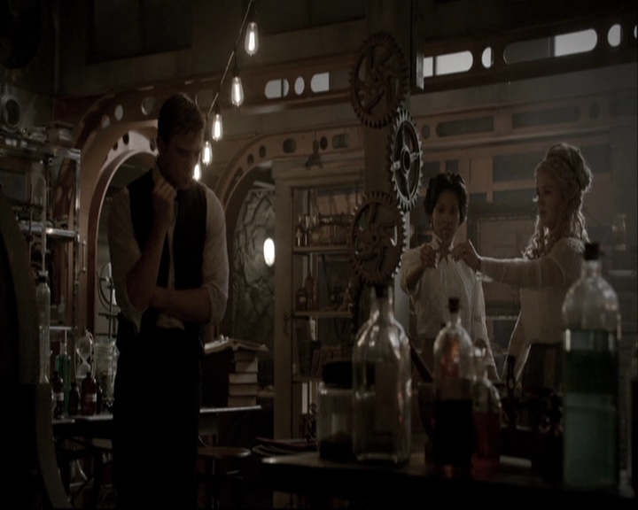 VampireDiariesWorld-dot-nl_TheOriginals-S3TheAwakeningsWebSeries-Trickster0021.jpg