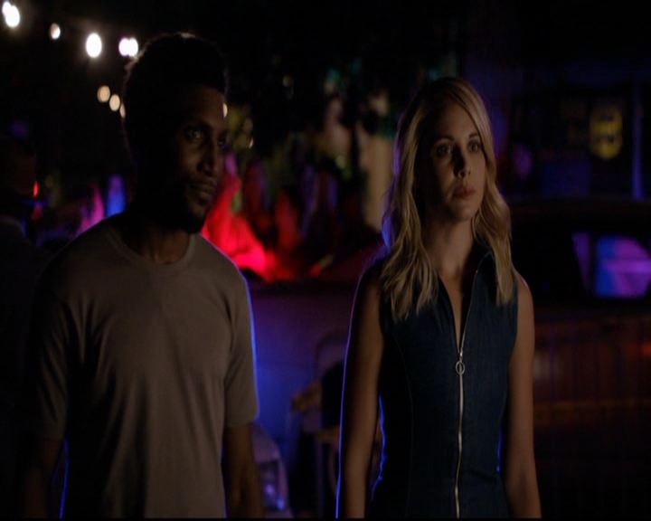 VampireDiariesWorld-dot-nl_TheOriginals_3x01ForTheMillemnium0412.jpg