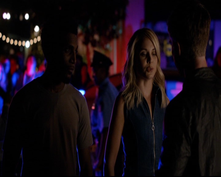 VampireDiariesWorld-dot-nl_TheOriginals_3x01ForTheMillemnium0416.jpg