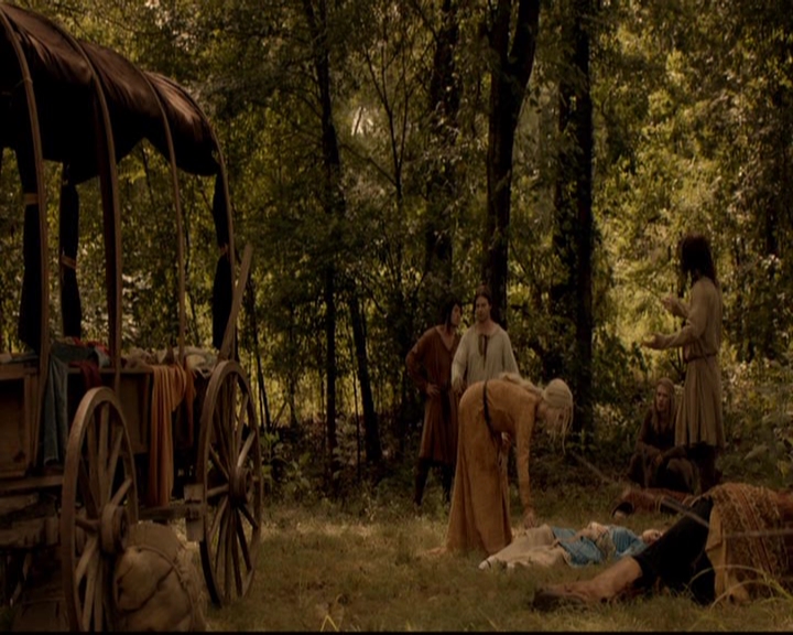 VampireDiariesWorld-dot-nl_TheOriginals_3x01ForTheMillemnium0528.jpg