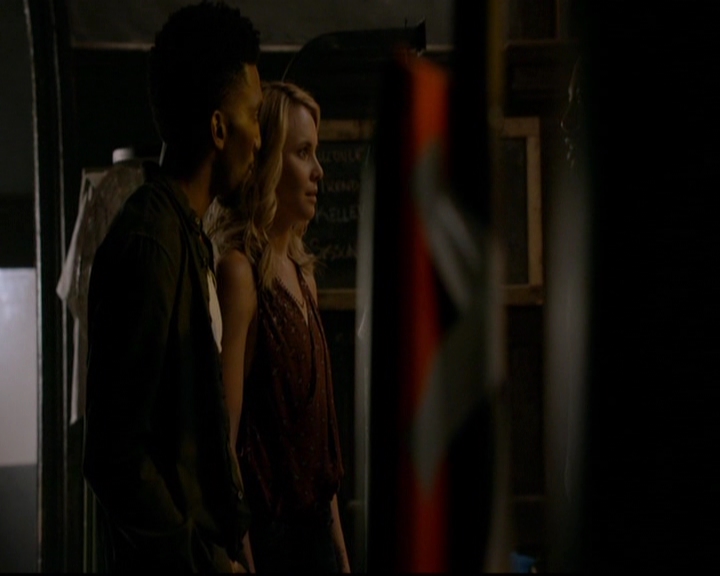 VampireDiariesWorld-dot-nl_TheOriginals_3x01ForTheMillemnium0817.jpg