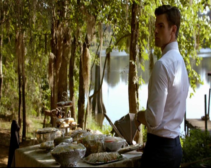 VampireDiariesWorld-dot-nl_TheOriginals_3x01ForTheMillemnium0902.jpg