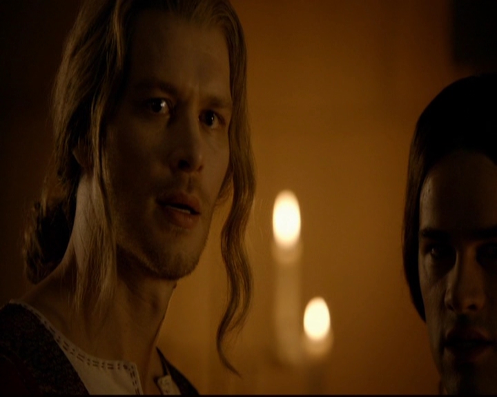 VampireDiariesWorld-dot-nl_TheOriginals_3x01ForTheMillemnium1169.jpg