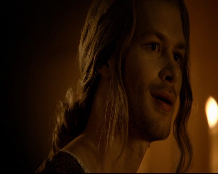 VampireDiariesWorld-dot-nl_TheOriginals_3x01ForTheMillemnium1194.jpg