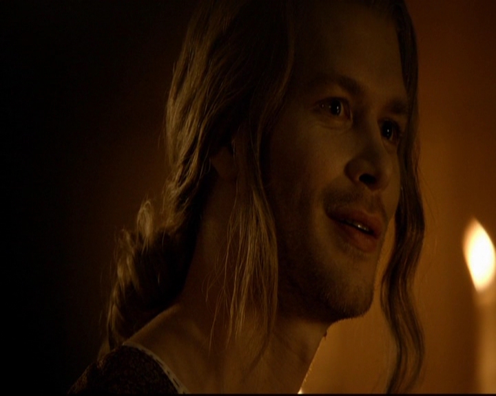 VampireDiariesWorld-dot-nl_TheOriginals_3x01ForTheMillemnium1195.jpg