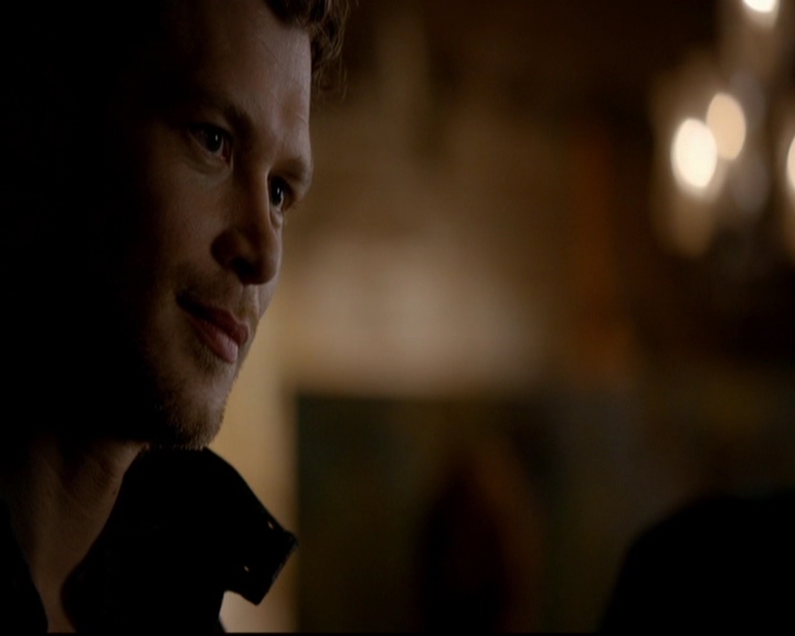 VampireDiariesWorld-dot-nl_TheOriginals_3x01ForTheMillemnium1208.jpg