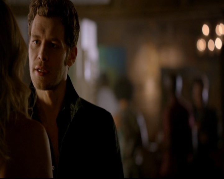 VampireDiariesWorld-dot-nl_TheOriginals_3x01ForTheMillemnium1258.jpg