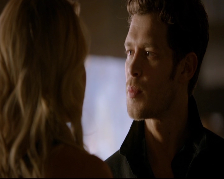 VampireDiariesWorld-dot-nl_TheOriginals_3x01ForTheMillemnium1268.jpg