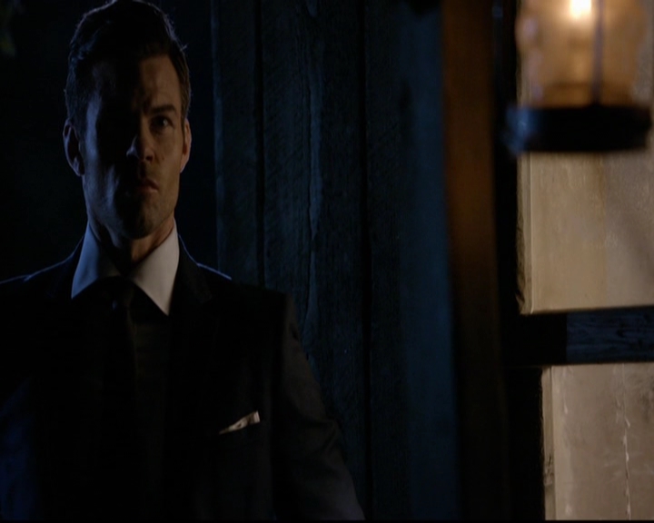 VampireDiariesWorld-dot-nl_TheOriginals_3x01ForTheMillemnium1324.jpg