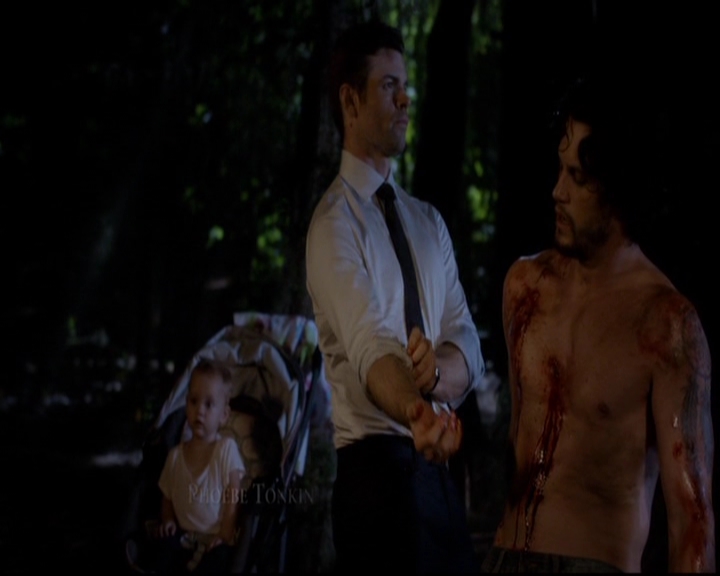 VampireDiariesWorld-dot-nl_TheOriginals_3x02YouHungTheMoon0126.jpg