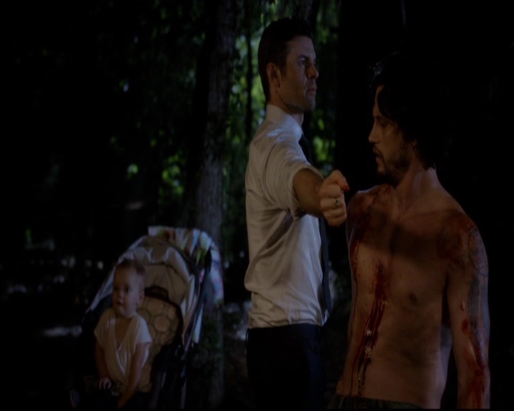 VampireDiariesWorld-dot-nl_TheOriginals_3x02YouHungTheMoon0128.jpg