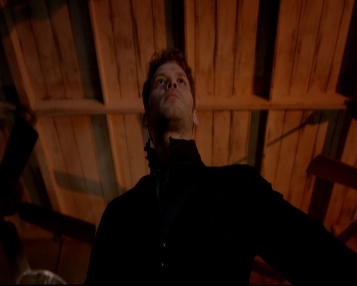 VampireDiariesWorld-dot-nl_TheOriginals_3x02YouHungTheMoon0339.jpg