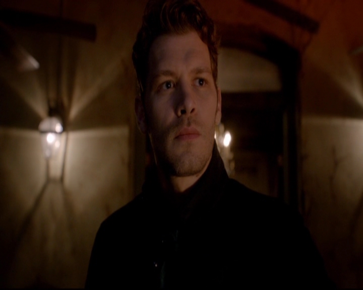 VampireDiariesWorld-dot-nl_TheOriginals_3x02YouHungTheMoon0342.jpg