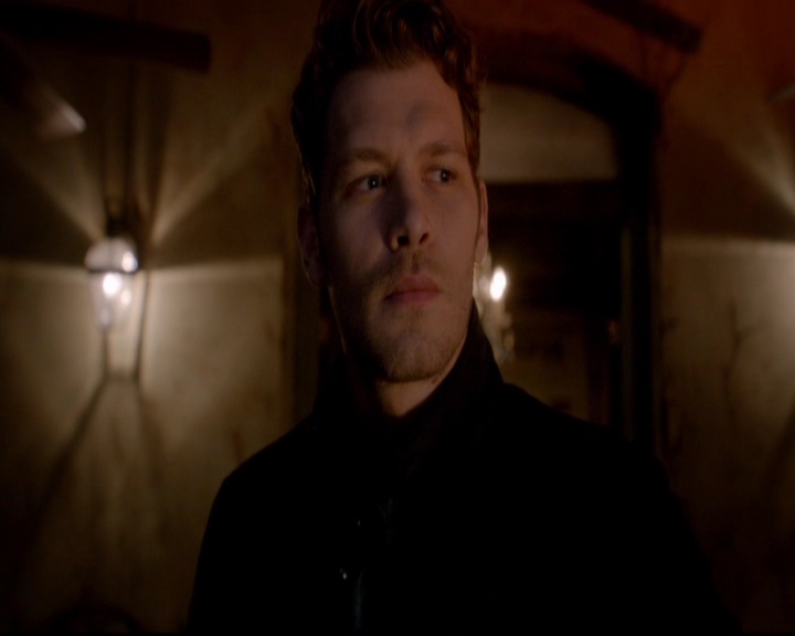 VampireDiariesWorld-dot-nl_TheOriginals_3x02YouHungTheMoon0343.jpg