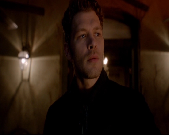 VampireDiariesWorld-dot-nl_TheOriginals_3x02YouHungTheMoon0345.jpg