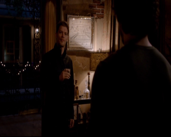 VampireDiariesWorld-dot-nl_TheOriginals_3x02YouHungTheMoon0355.jpg