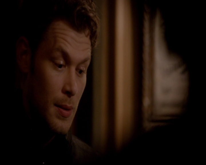 VampireDiariesWorld-dot-nl_TheOriginals_3x02YouHungTheMoon0363.jpg