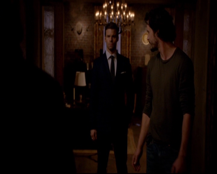 VampireDiariesWorld-dot-nl_TheOriginals_3x02YouHungTheMoon0368.jpg