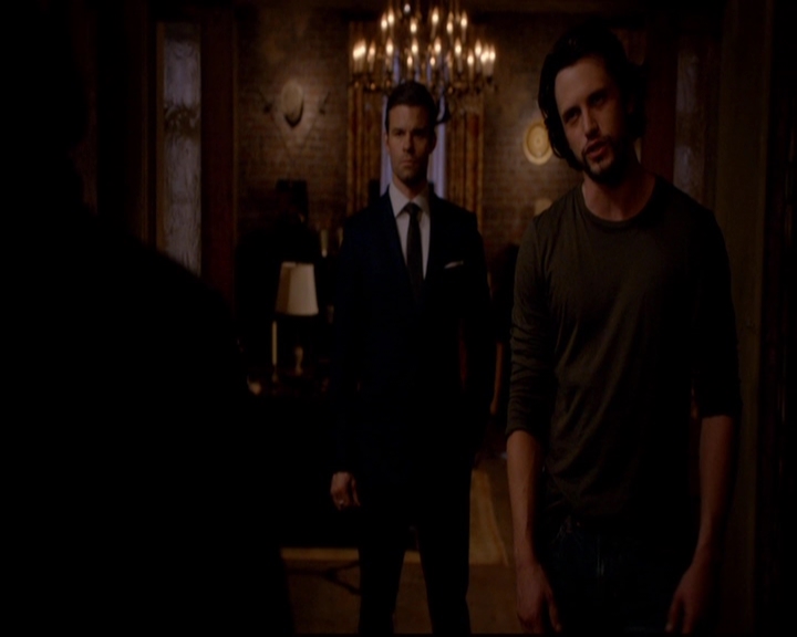 VampireDiariesWorld-dot-nl_TheOriginals_3x02YouHungTheMoon0369.jpg