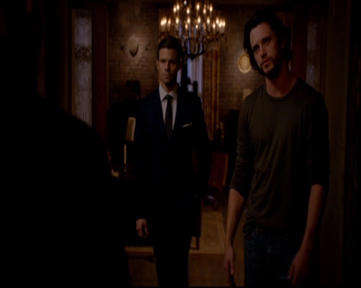 VampireDiariesWorld-dot-nl_TheOriginals_3x02YouHungTheMoon0371.jpg