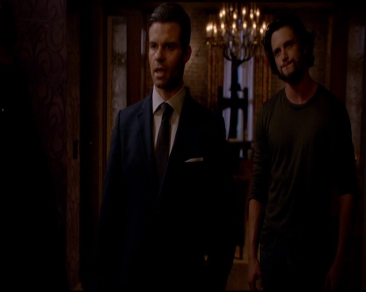 VampireDiariesWorld-dot-nl_TheOriginals_3x02YouHungTheMoon0373.jpg