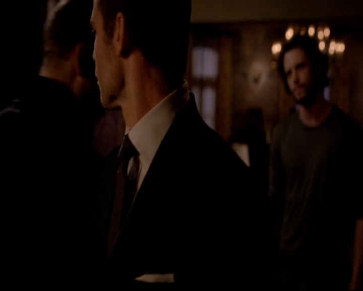 VampireDiariesWorld-dot-nl_TheOriginals_3x02YouHungTheMoon0375.jpg