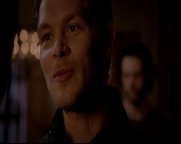 VampireDiariesWorld-dot-nl_TheOriginals_3x02YouHungTheMoon0388.jpg