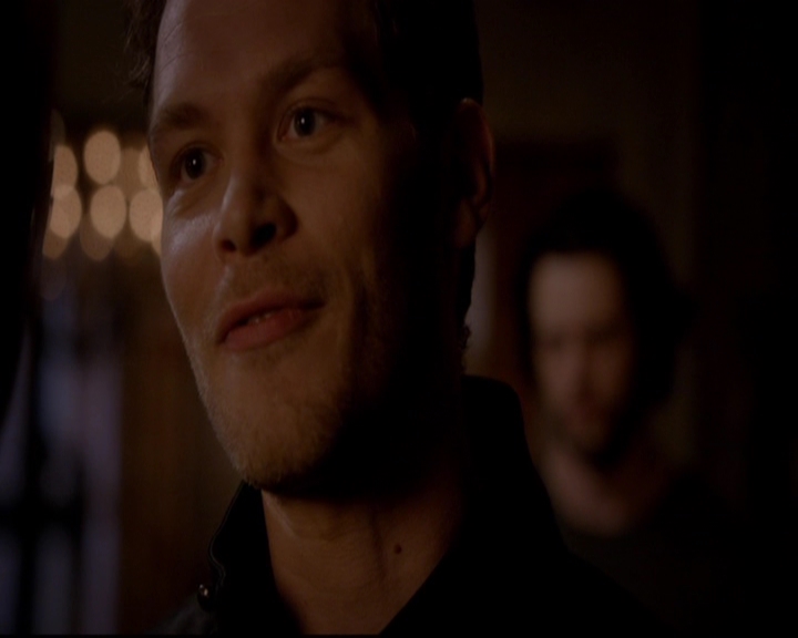 VampireDiariesWorld-dot-nl_TheOriginals_3x02YouHungTheMoon0389.jpg