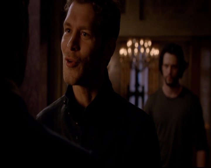 VampireDiariesWorld-dot-nl_TheOriginals_3x02YouHungTheMoon0391.jpg