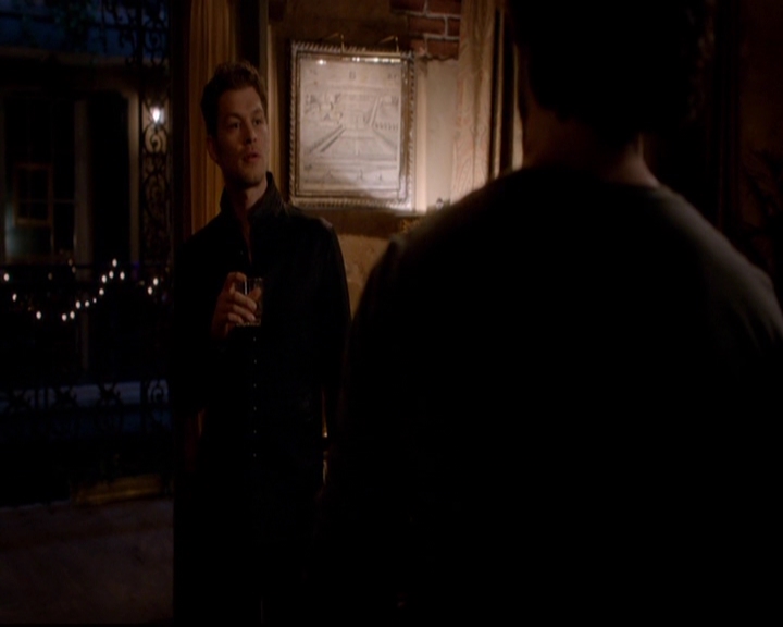 VampireDiariesWorld-dot-nl_TheOriginals_3x02YouHungTheMoon0397.jpg