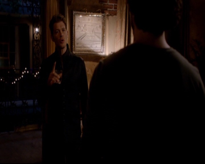 VampireDiariesWorld-dot-nl_TheOriginals_3x02YouHungTheMoon0399.jpg