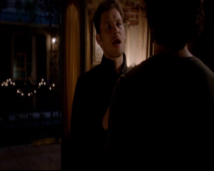 VampireDiariesWorld-dot-nl_TheOriginals_3x02YouHungTheMoon0403.jpg