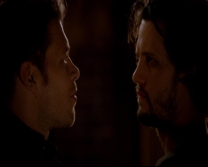 VampireDiariesWorld-dot-nl_TheOriginals_3x02YouHungTheMoon0407.jpg