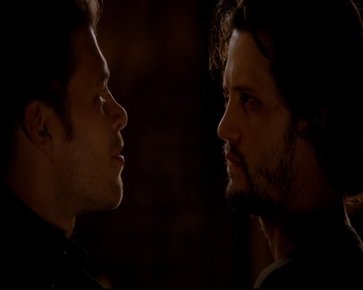 VampireDiariesWorld-dot-nl_TheOriginals_3x02YouHungTheMoon0408.jpg