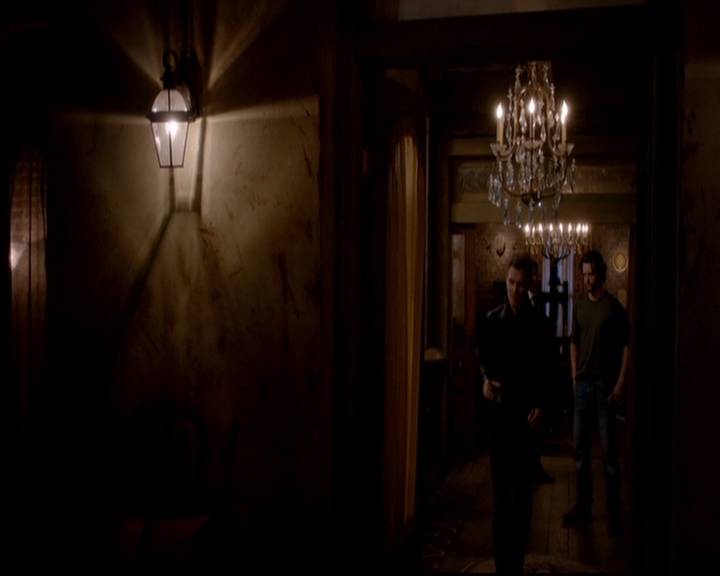 VampireDiariesWorld-dot-nl_TheOriginals_3x02YouHungTheMoon0416.jpg