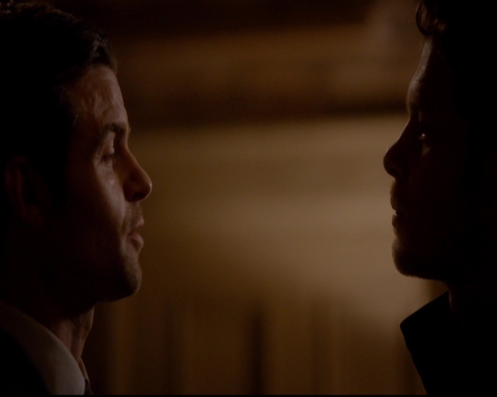 VampireDiariesWorld-dot-nl_TheOriginals_3x02YouHungTheMoon0419.jpg