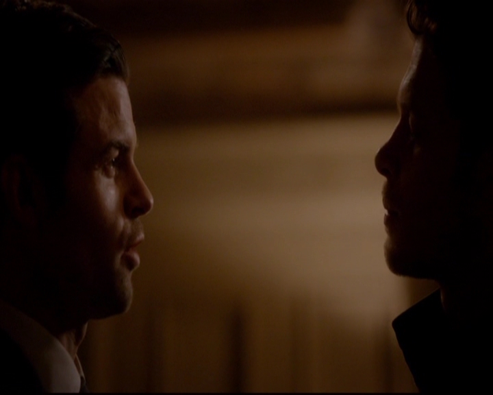 VampireDiariesWorld-dot-nl_TheOriginals_3x02YouHungTheMoon0420.jpg