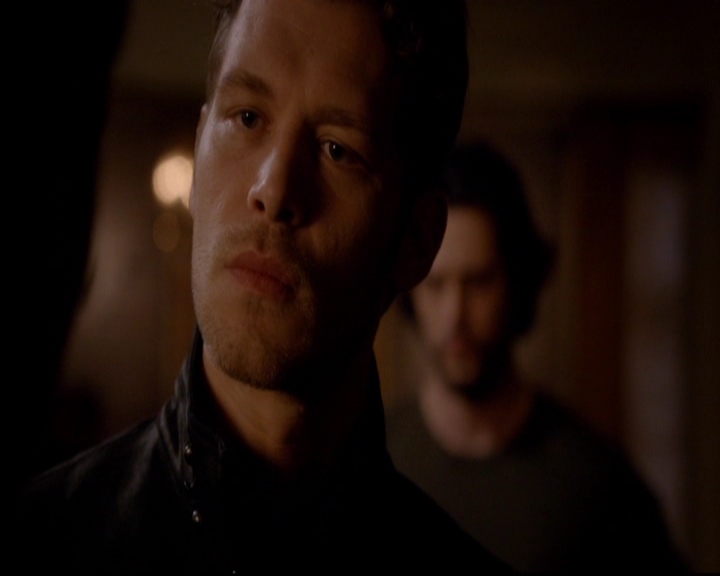 VampireDiariesWorld-dot-nl_TheOriginals_3x02YouHungTheMoon0423.jpg