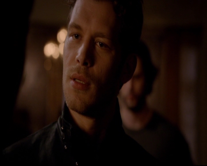 VampireDiariesWorld-dot-nl_TheOriginals_3x02YouHungTheMoon0424.jpg