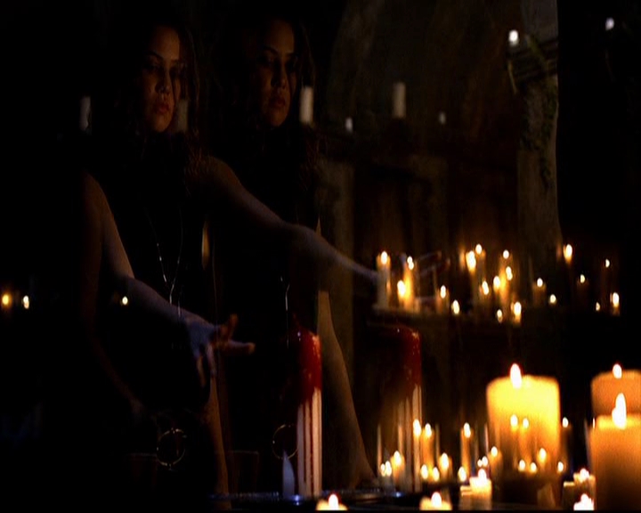 VampireDiariesWorld-dot-nl_TheOriginals_3x02YouHungTheMoon0460.jpg