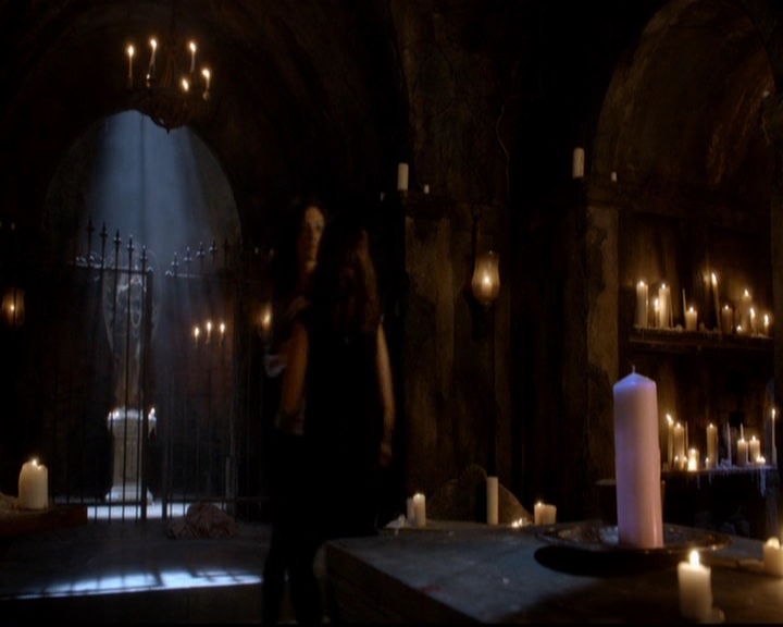 VampireDiariesWorld-dot-nl_TheOriginals_3x02YouHungTheMoon0473.jpg