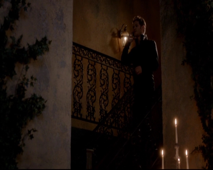 VampireDiariesWorld-dot-nl_TheOriginals_3x02YouHungTheMoon0503.jpg