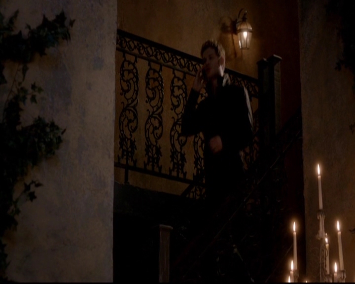 VampireDiariesWorld-dot-nl_TheOriginals_3x02YouHungTheMoon0504.jpg